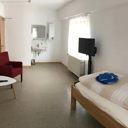 게스트하우스 Personalwohnheim Altenpflege Foditsch *