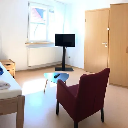 게스트하우스 Personalwohnheim Altenpflege Foditsch *