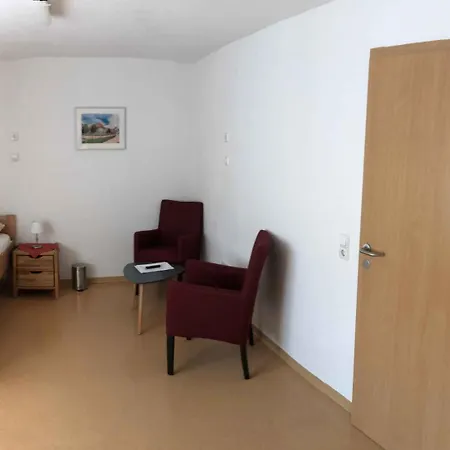 Personalwohnheim Altenpflege Foditsch 게스트하우스